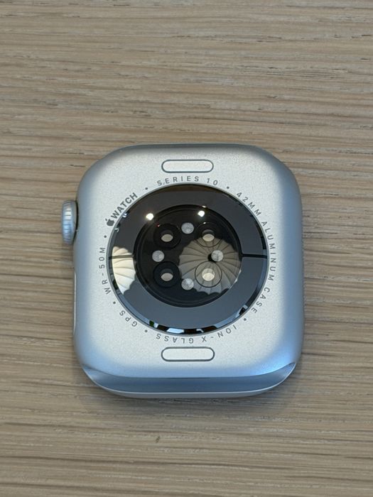 Apple Watch Series 10 42mm Srebrny