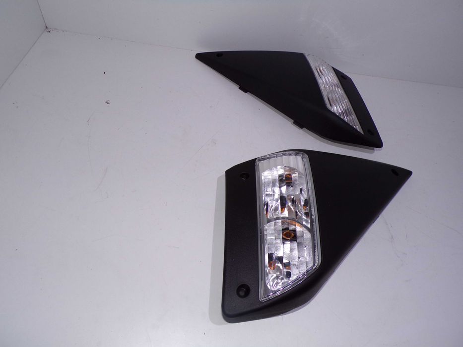 Aprilia SR Gilera Nexus kierunkowskaz lewy i prawa osłona Nowe OEM.