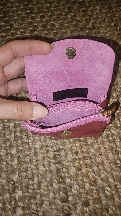 Porta moedas cor de rosa  pelo novo por estrear 
Pele genuína nunca usado por estrear