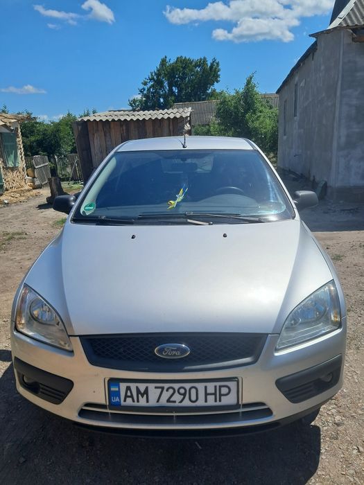 продам авто форд фокус 1.6 бенз 2006р