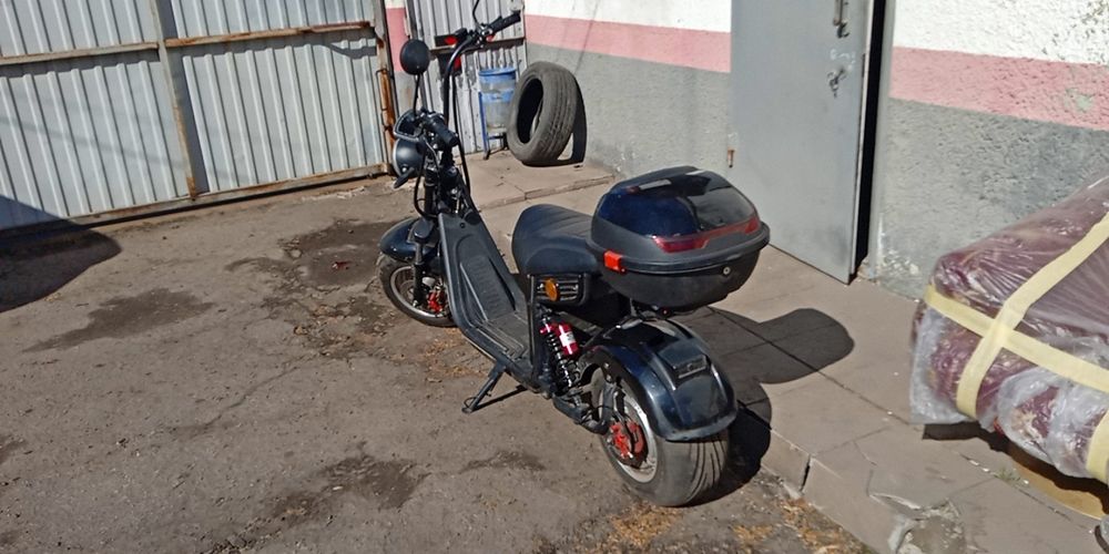 Продам электроскутер б.у