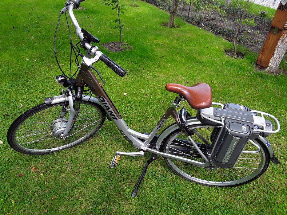 Rower elektryczny Giant twist li Ion M nowe opony w ładnym stanie