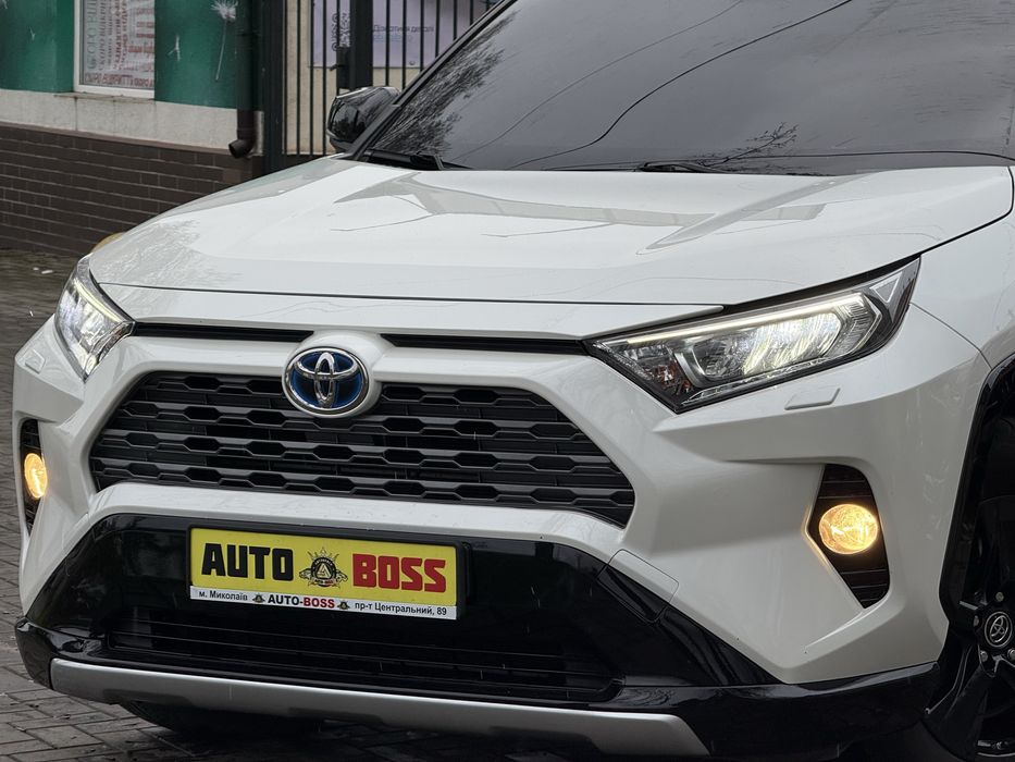 Toyota Rav4 2018 год, 2.5 гибрид!!!