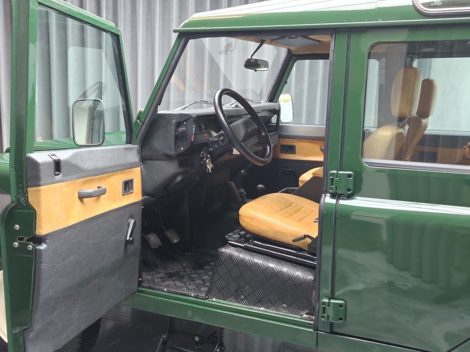 Land Rover Defender 110 2.5 TD5 Metal Top