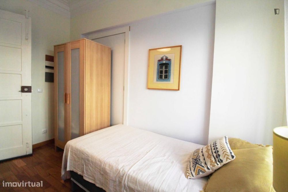 Quarto - localizado em Alameda Lisbon