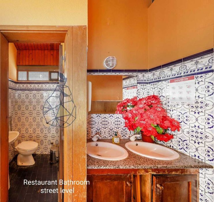 Fully Furnished Restaurant for sale Monchique Algarve Residencial Commercial business property