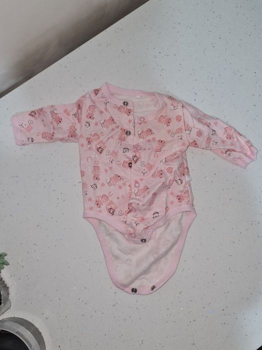 Одяг для новонароджених дівчинки або хлопчика