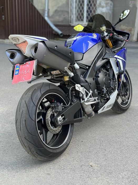 Yamaha YZF R1 2011 год