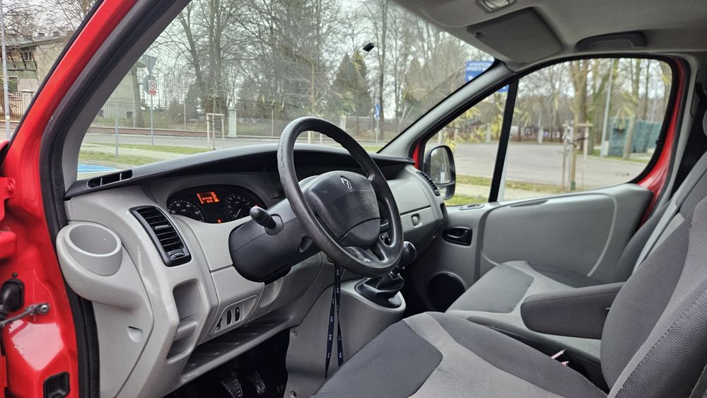 Renault Trafic_2.0dci_L1h1_6biegów_Klimatyzacja