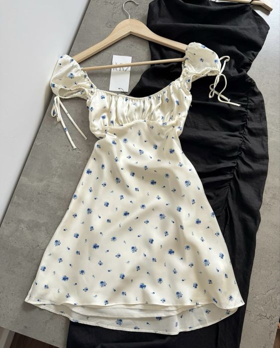 Квіткова сукня zara