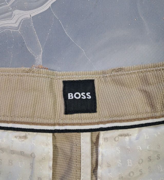 Шорты Boss чинос бежевого цвета Hugo Boss бермуды