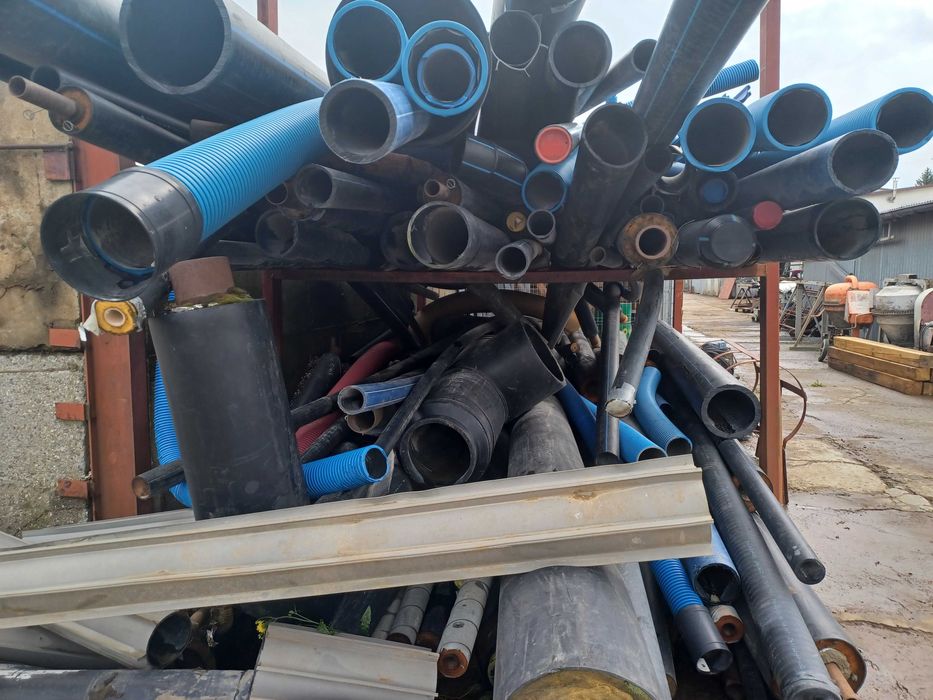 Rury preizolowane, w osłonie PE, w osłonie spiro, różne 114,3/3,5/200