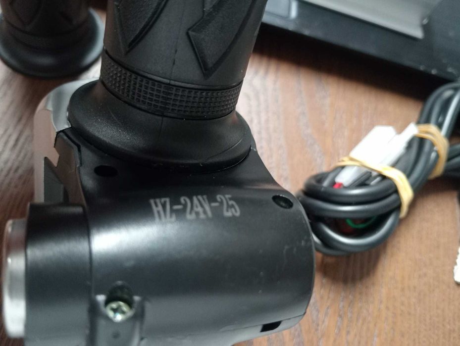 Controlador de Motor 24V 250W Yiyun Tech LB27 + Ignição com Chaves