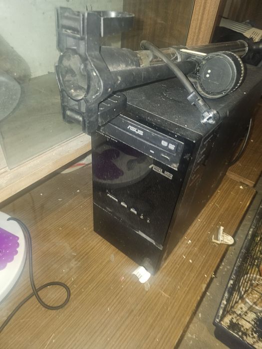 Komputer  sprawny idelany  stan asus  za 100 zl
