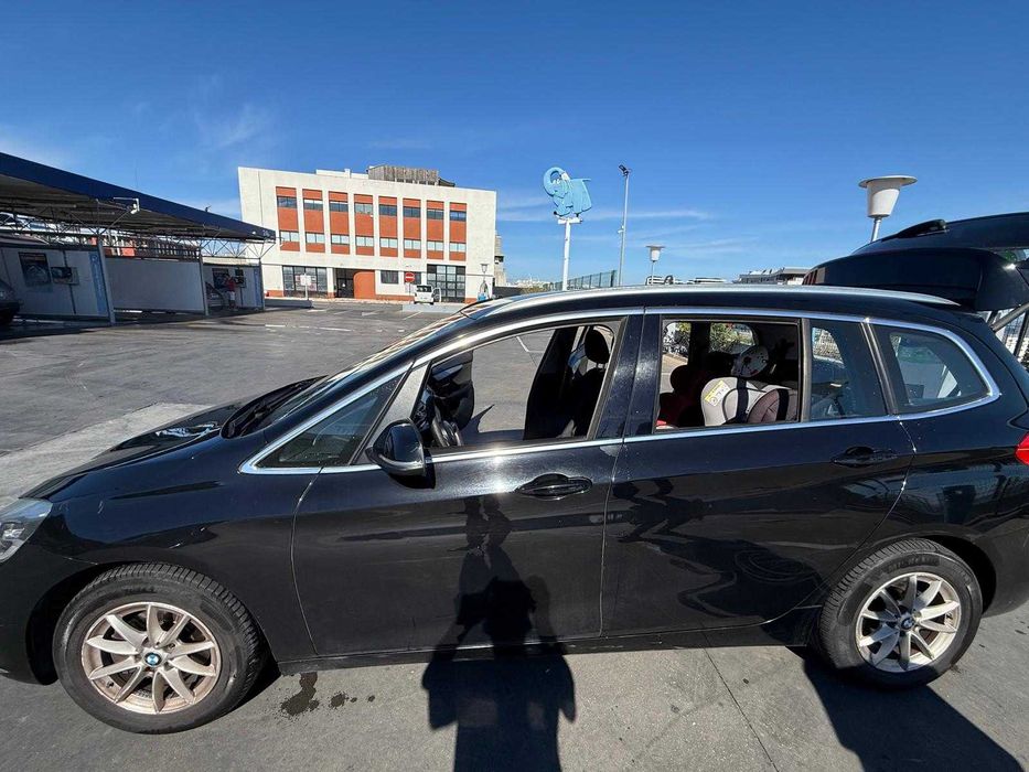 Monovolume bom estado