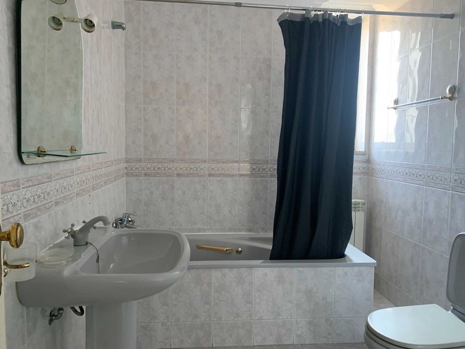 Arrendo apartamento  t3 a estudantes, totalmente mobilado, na rua Poeta Alberto Miranda em Vila Real