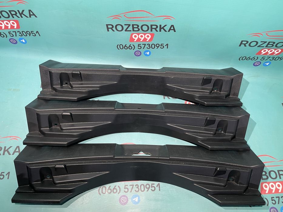 Накладка задньої панелі Nissan Rogue поастик X-Trail T32