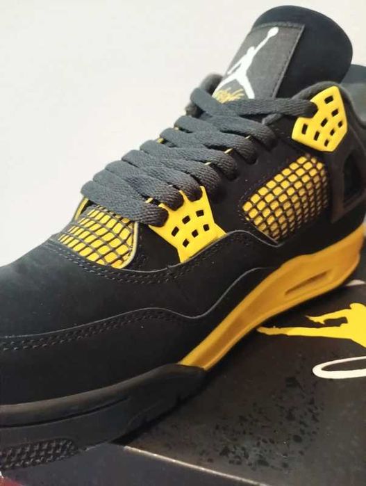 Buty Jordan 4 retro Thunder R.42