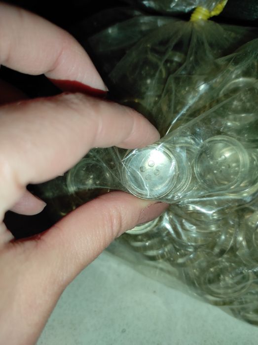 Guziki duże przezroczyste 200szt.