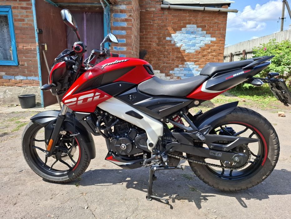 Bajaj pulsar ns 200
