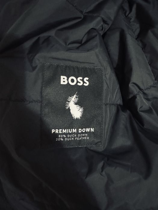 АКЦИЯ !!! Продаю за пол цены мужскую куртку пуховик BOSS