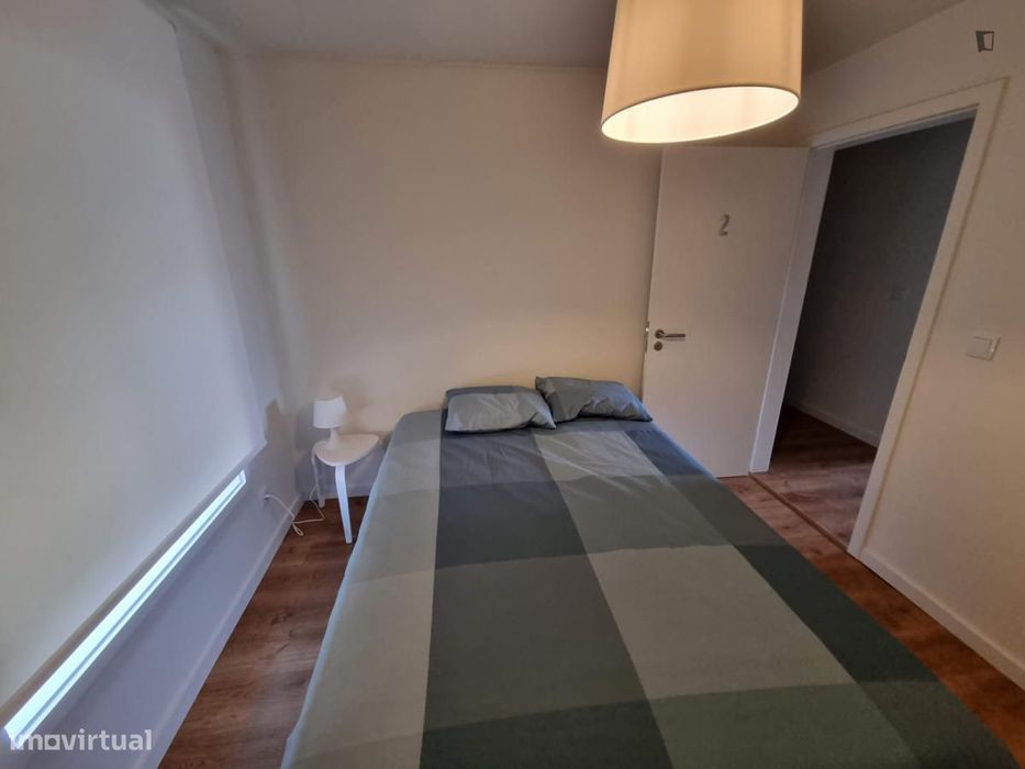 Quarto - localizado em Senhora da Hora Porto