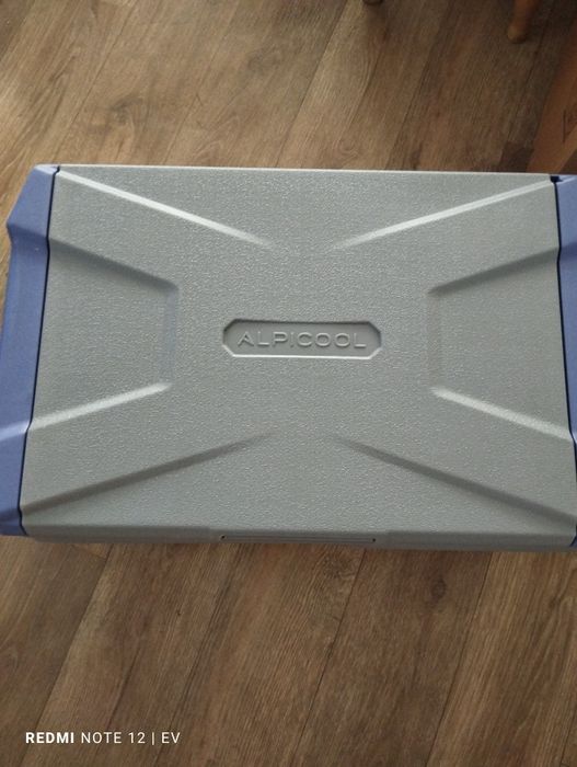 Автомобильный холодильник ALPICOOL объем 27 л