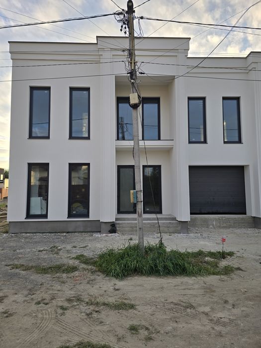 ПРОДАЮТЬСЯ ТАНХАУСИ у стилі сучасна класика м. Ужгород, Компотний р-н