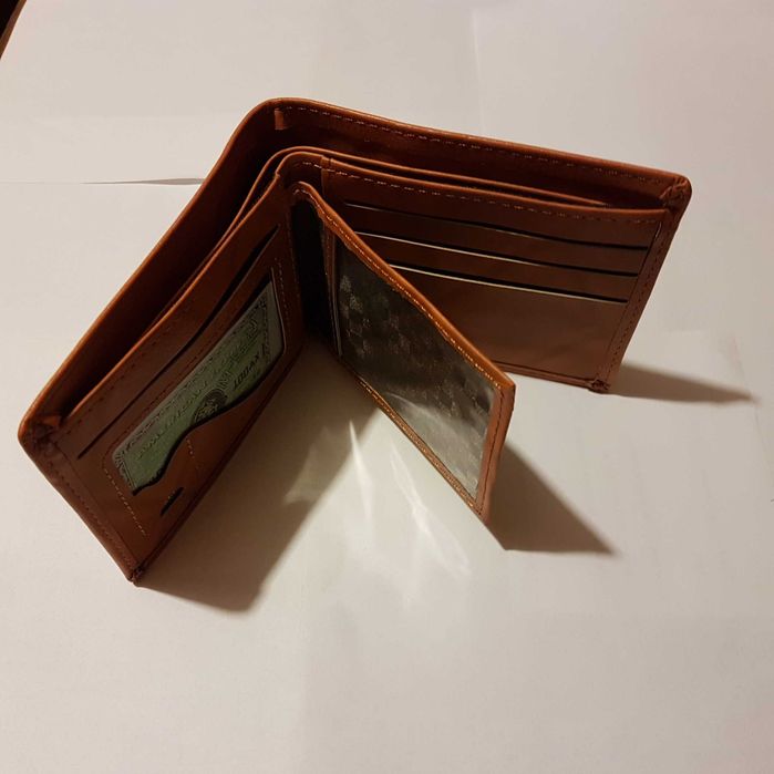 Portfel 100$ sto dolarów który wygląda jak 100 dolarów