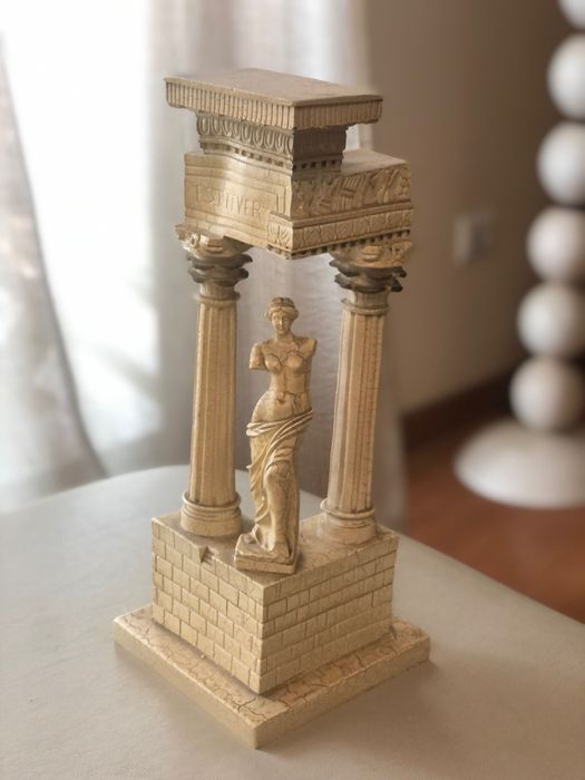 Estátuas decoração