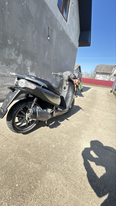 Продається скутер Piaggio carnaby 200 2009