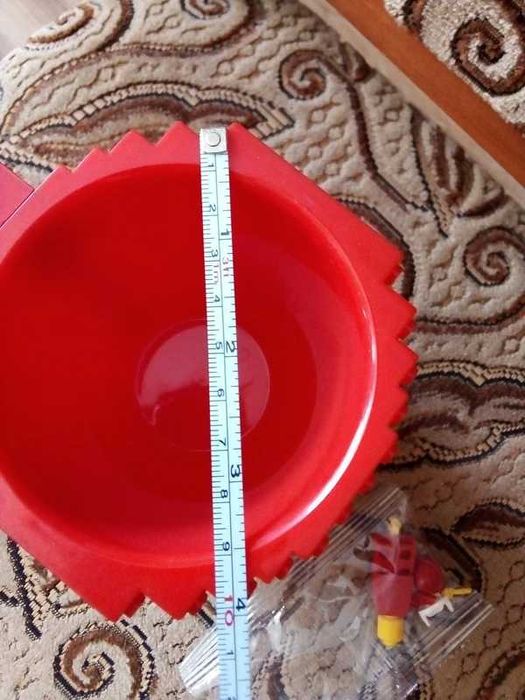 Kubek z ludzikiem z klocków