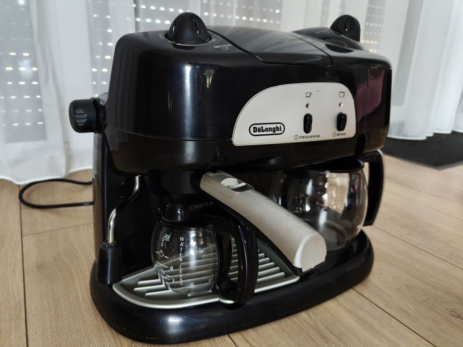 Ekspres ciśnieniowy przelewowy Delonghi