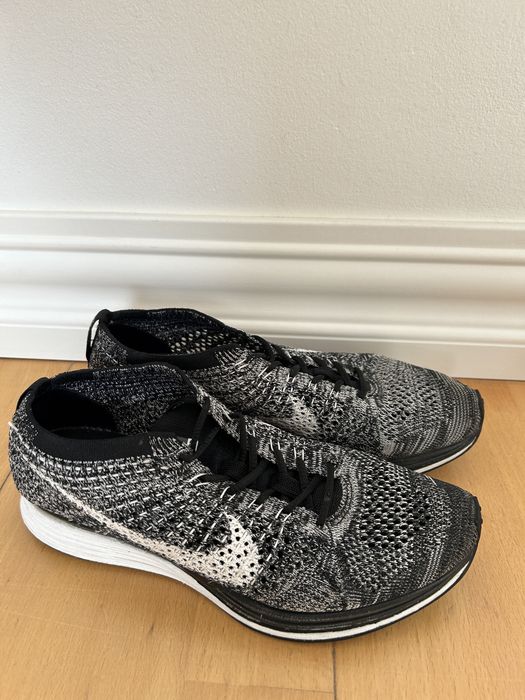 Nike flyknit racer oreo 40
