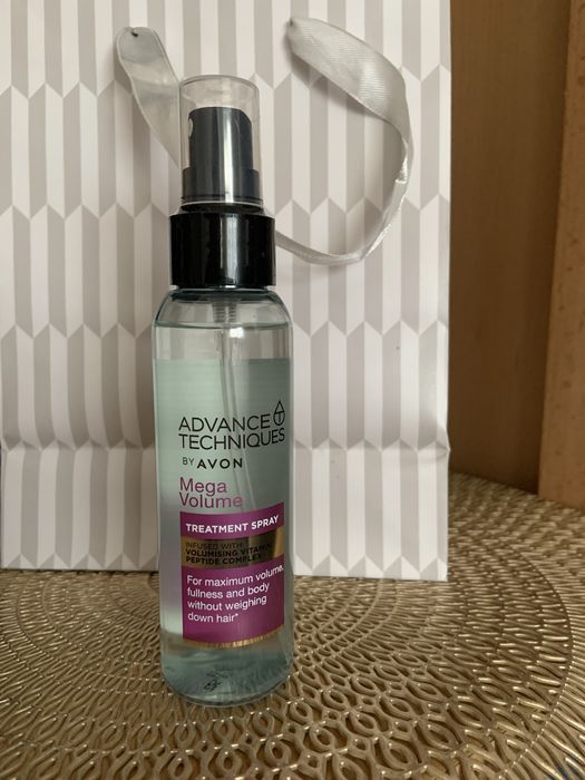 Kuracja w sprayu Mega Volume Avon nowa
