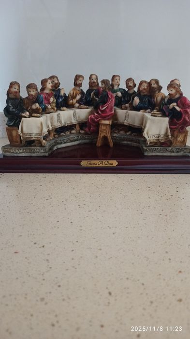 Última Ceia de Jesus Cristo, resina pintada à mão 30 cm