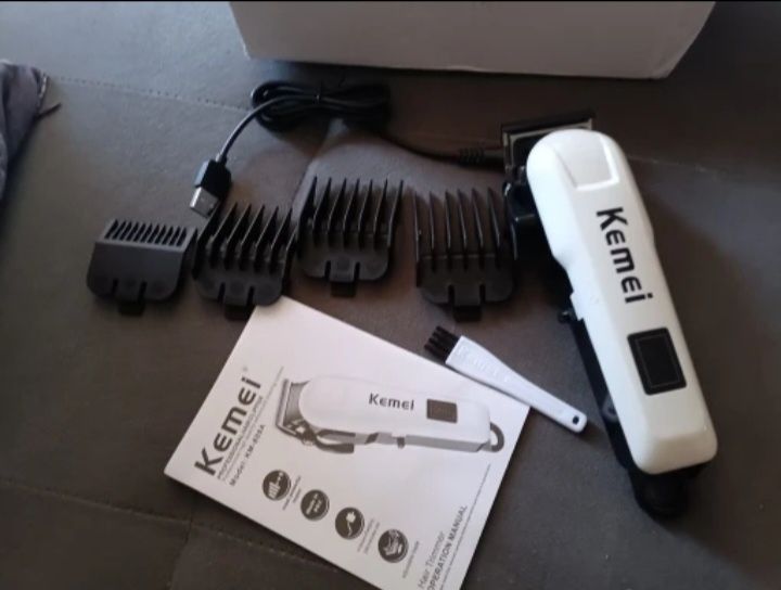 Máquina de cortar cabelo a bateria - profissional - Nova