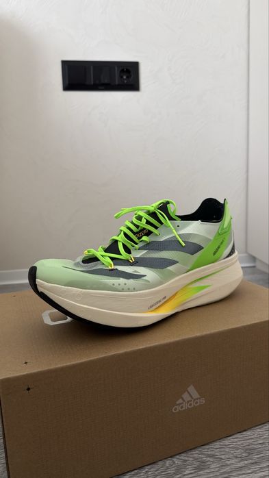 нові карбонові бігові кросівки Adidas Adizero Prime X