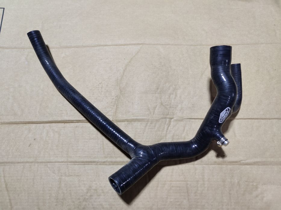 Vendo tubo radiador silicone Land Rover Discovery/Defender TD5