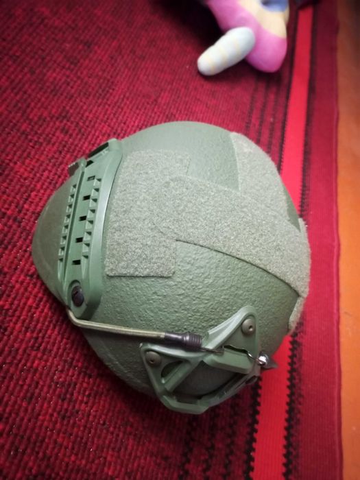 Тактичний шолом (тип FAST) Продаю новий  шолом оливкового кольору.