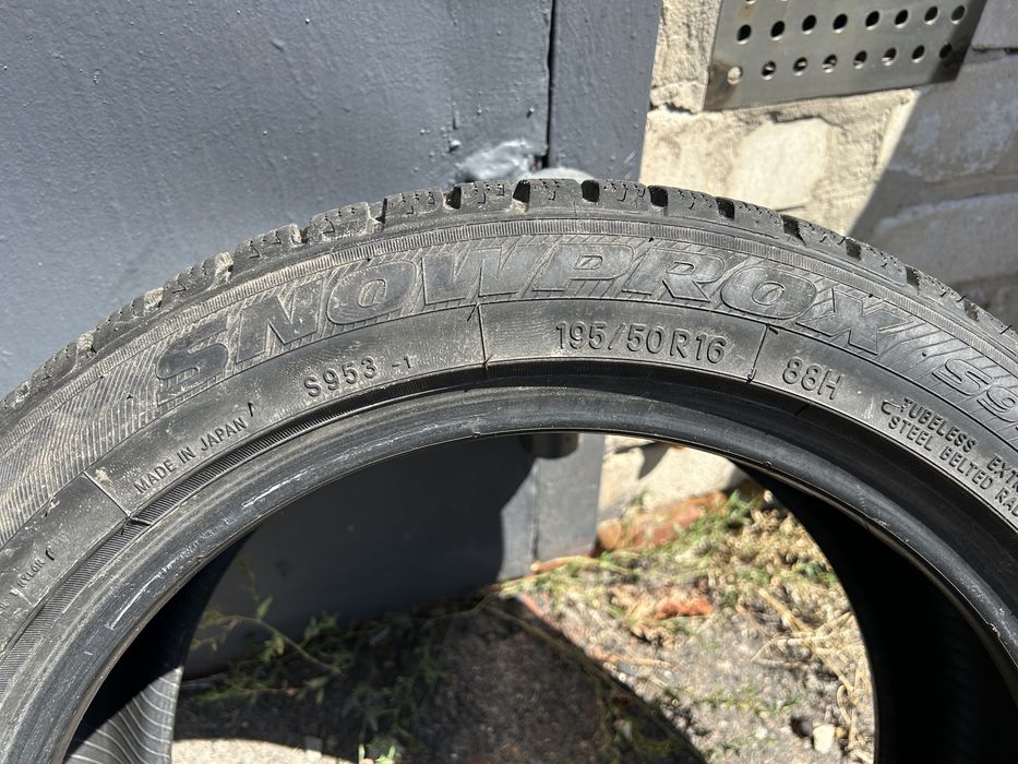 Зимові шини 195/50R16 TOYO