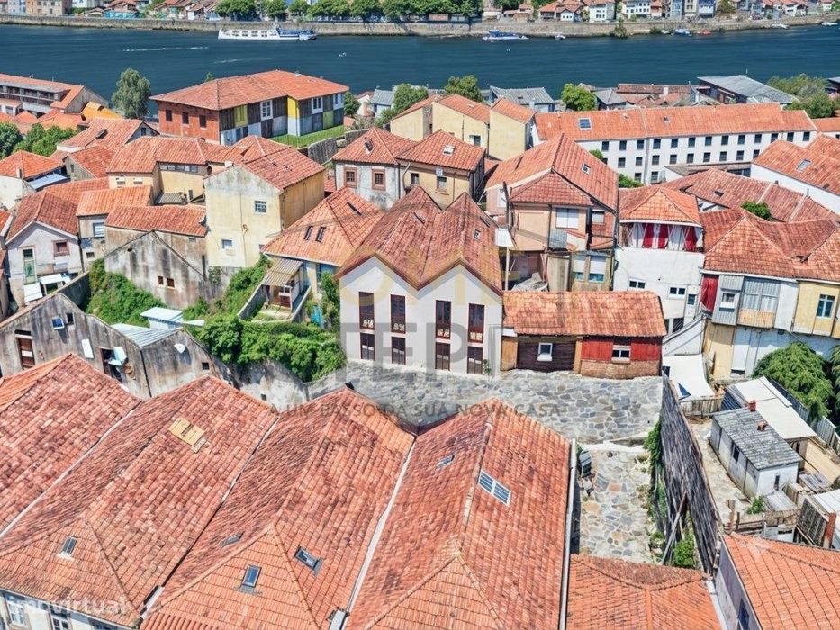 Moradia para reabilitação no Cais De Gaia, Vila Nova de Gaia