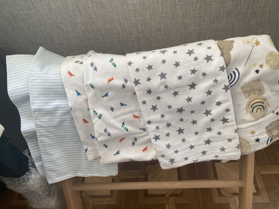Продам 4 фланелеві пелюшки Carter’s та дві байкові виробництва Туреччина