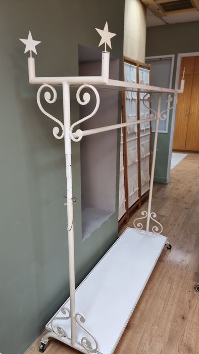 Chariot  em ferro pintado