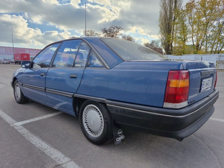 Опель омега 1.8  Opel Omega