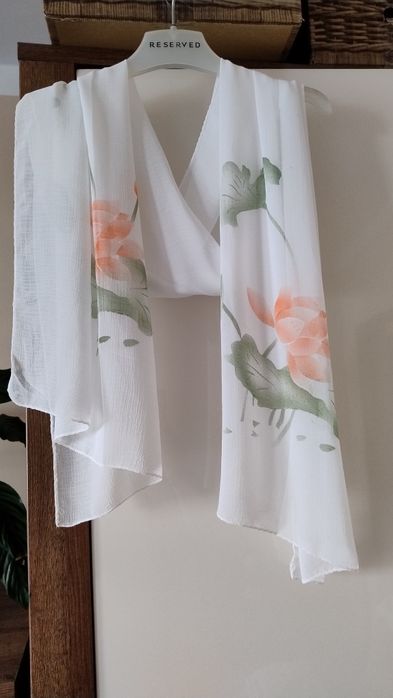 Apaszka damska wiosenna.