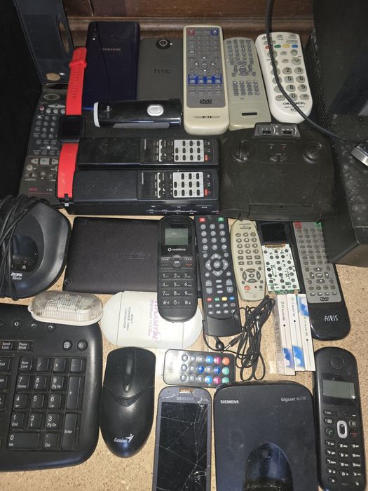 Conjunto Artigos Electrónicos64738226254466123