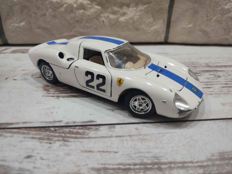 Burago ferrari 250LM , 1:24