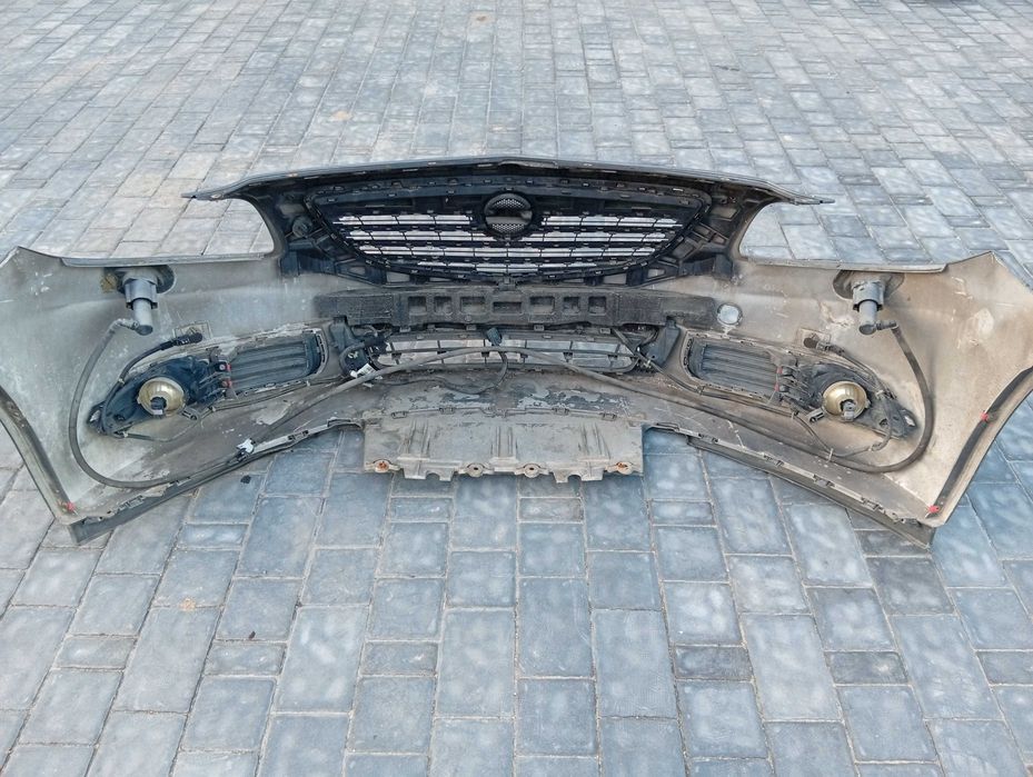 Przedni zderzak opel Insignia a przedlift Z177  bixenon, spryski, pdc