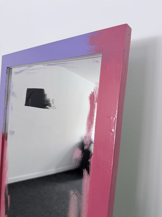 Дзеркало фарбоване в рамі